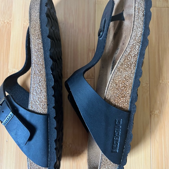 Only worn a few times. Very little wear in excellent condition. - Picture 4 of 4